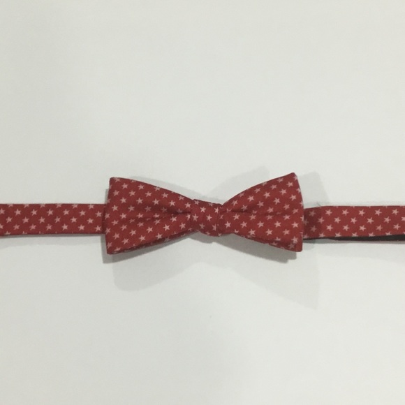 APT. 9 Red Bow Tie with Stars Pre-tied NWT - Picture 3 of 4
